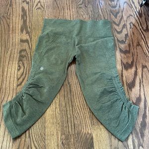 Lululemon crop pants